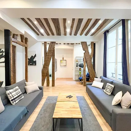 Urban Flat 67 - Spacious Flat In *