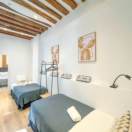 Apartment Urban Flat 67 - Spacious Flat In