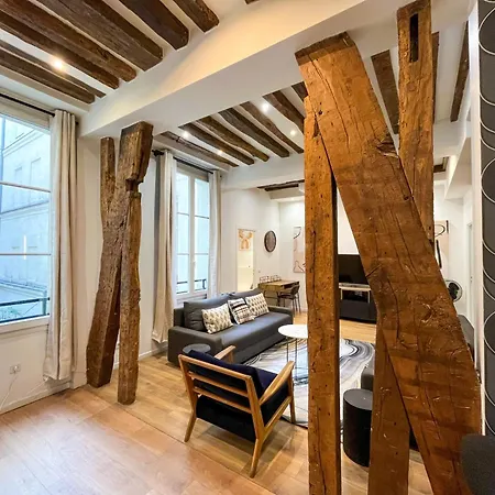 Urban Flat 67 - Spacious Flat In