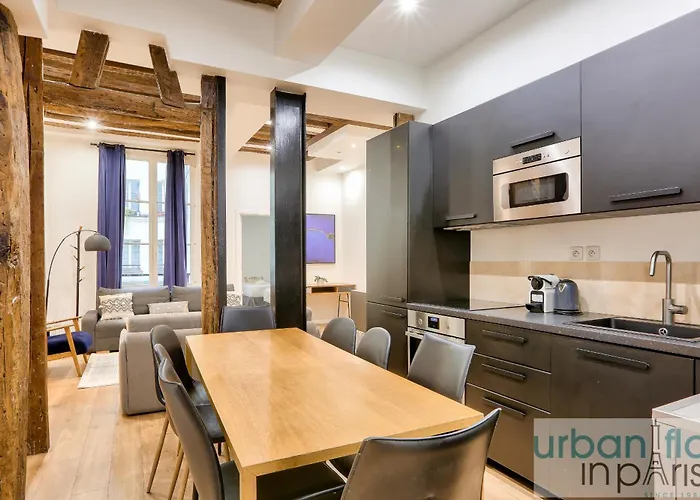 Urban Flat 67 - Spacious Flat In Lejlighed