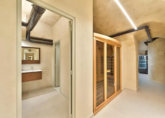 Urban Flat 67 - Spacious Flat In *