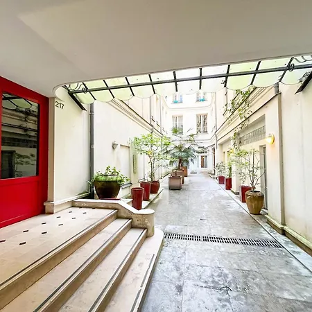 Urban Flat 67 - Spacious Flat In パリ
