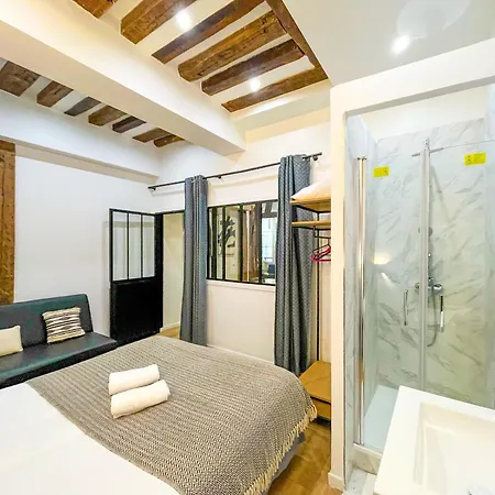 Urban Flat 67 - Spacious Flat In アパート パリ