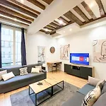 Urban Flat 67 - Spacious Flat In *