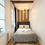 Urban Flat 67 - Spacious Flat In Daire Paris