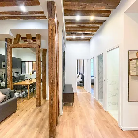 Urban Flat 67 - Spacious Flat In *